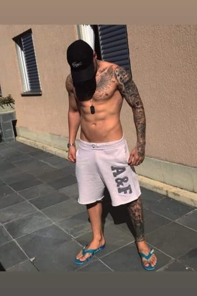 Boy tatuado 23cm marrento